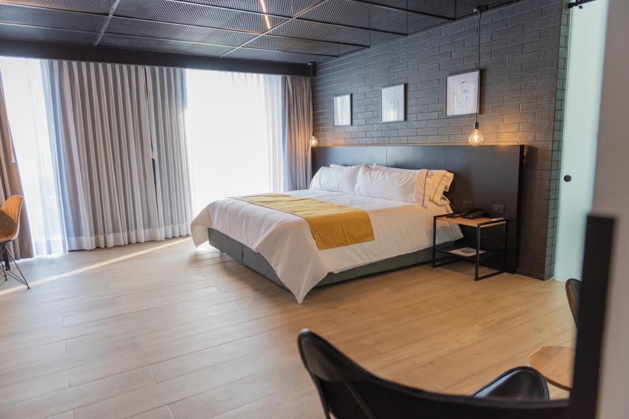 Fulton Business Luxury Hotel Guadalajara Bagian luar foto